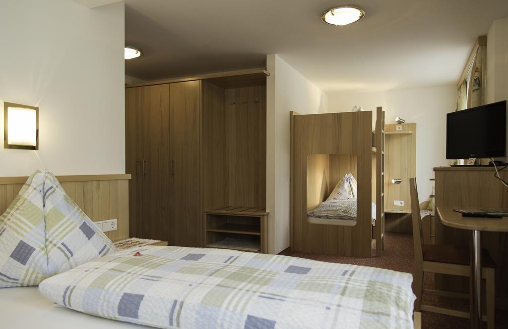 Gasthof Brentwirt Guest House Leogang Rom bilde