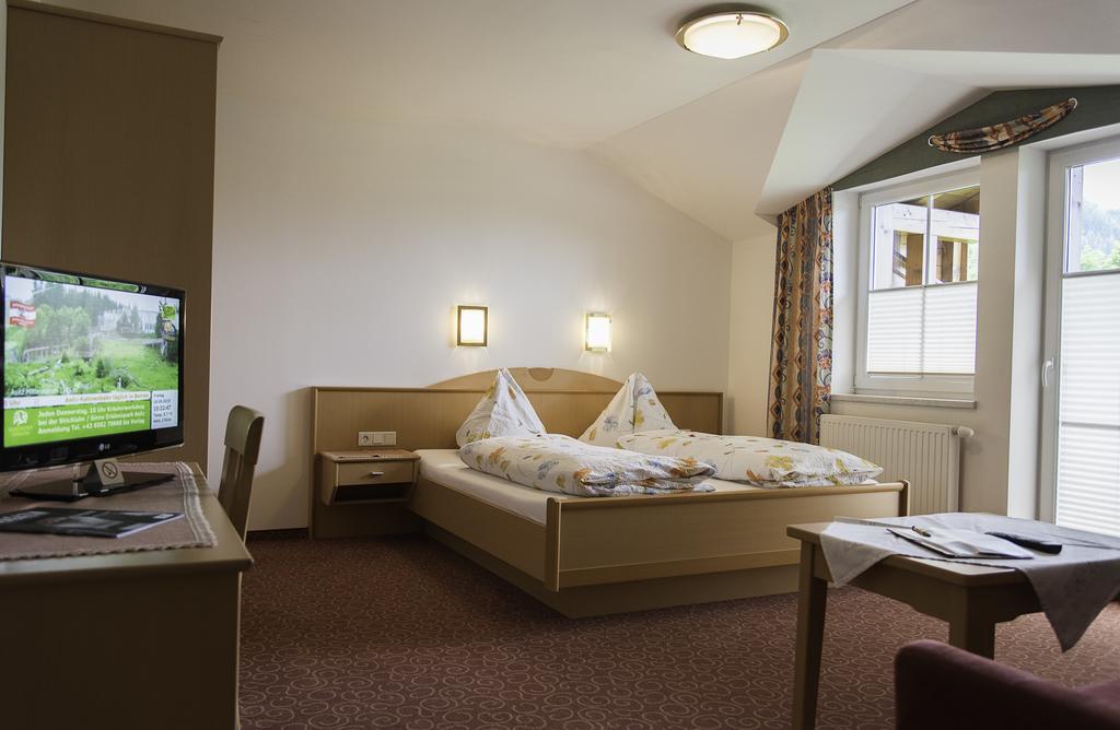 Gasthof Brentwirt Guest House Leogang Rom bilde