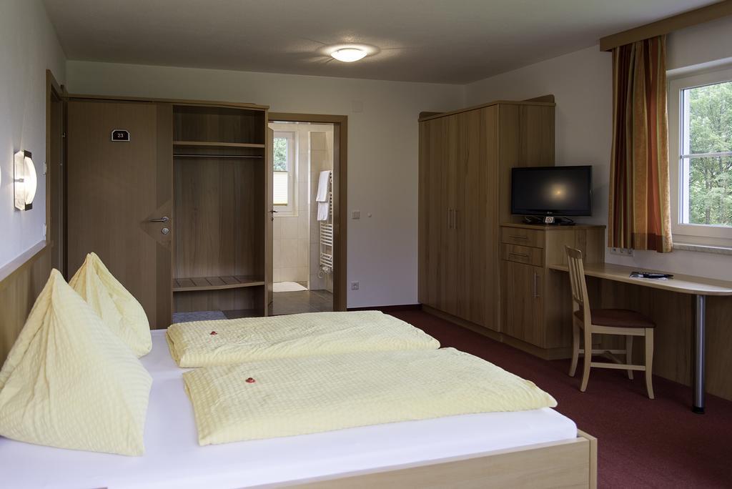 Gasthof Brentwirt Guest House Leogang Rom bilde