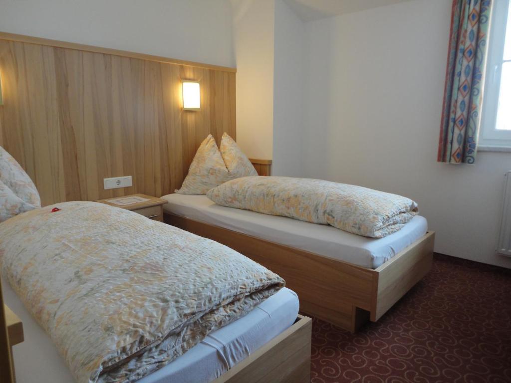 Gasthof Brentwirt Guest House Leogang Rom bilde