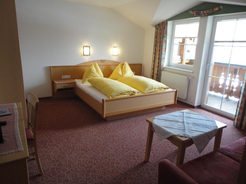 Gasthof Brentwirt Guest House Leogang Rom bilde