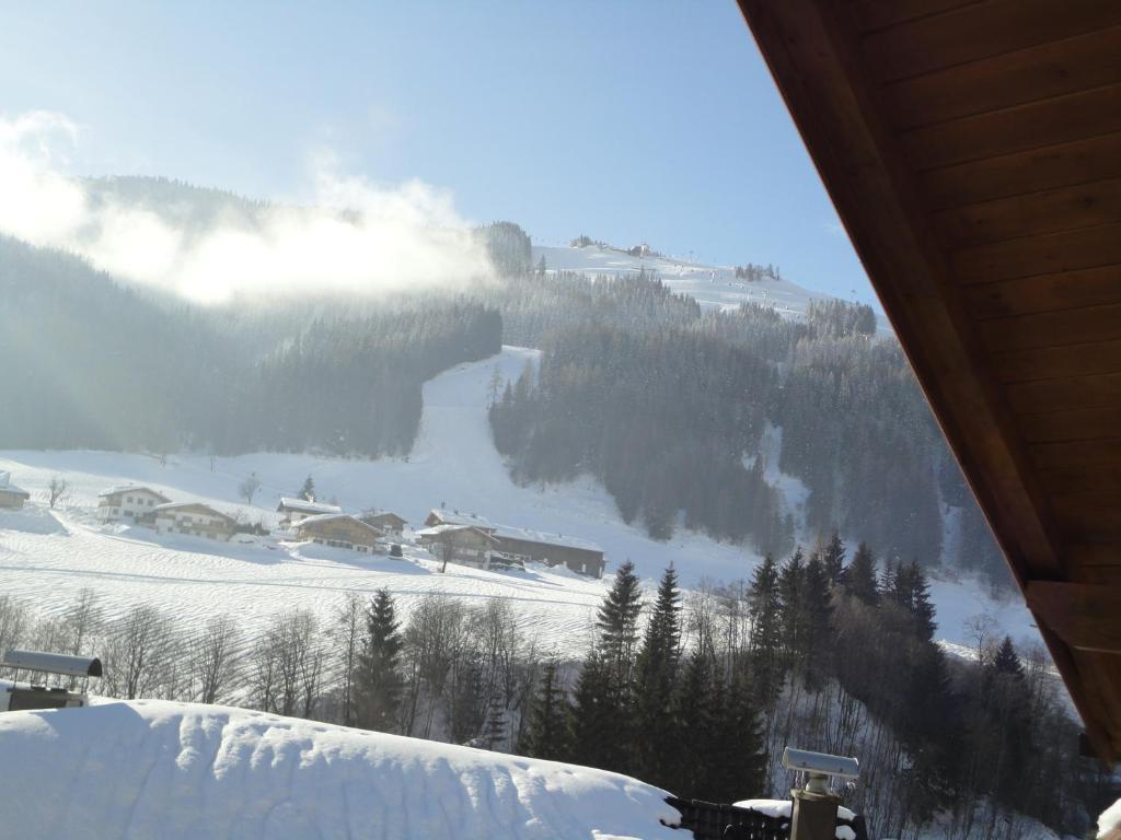 Gasthof Brentwirt Guest House Leogang Rom bilde