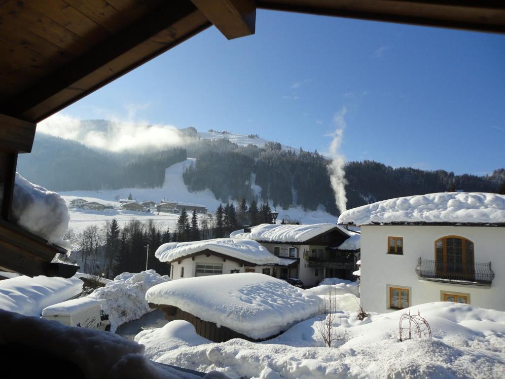 Gasthof Brentwirt Guest House Leogang Rom bilde