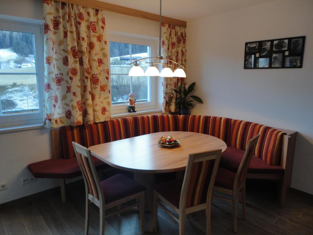 Gasthof Brentwirt Guest House Leogang Rom bilde