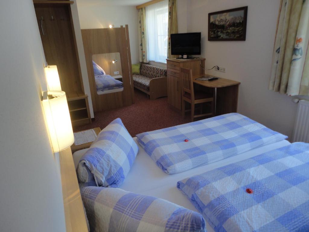 Gasthof Brentwirt Guest House Leogang Rom bilde