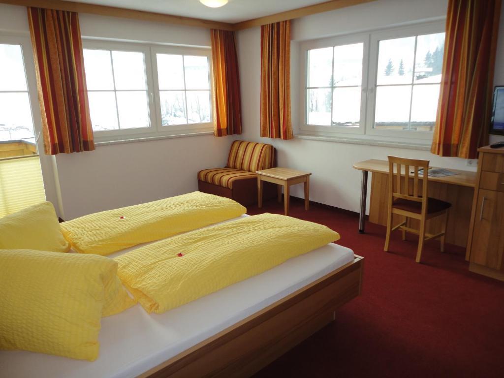 Gasthof Brentwirt Guest House Leogang Rom bilde