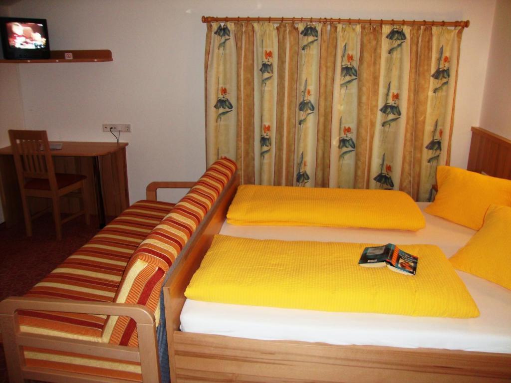 Gasthof Brentwirt Guest House Leogang Rom bilde